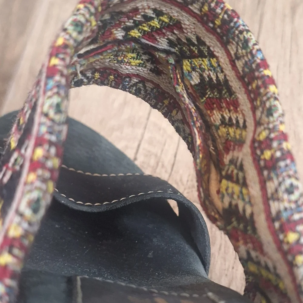 Sbicca Suede Embroidered Black Platform Clogs/ Sandals Sz. 41 (10/10.5)
